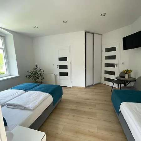 Przystanek Komuny Paryskiej - 3 M 1 * Karpacz