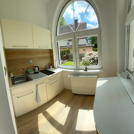 Apartment Przystanek Komuny Paryskiej - 3 M 1 *