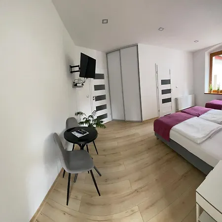 Przystanek Komuny Paryskiej - 3 M 1 * Karpacz