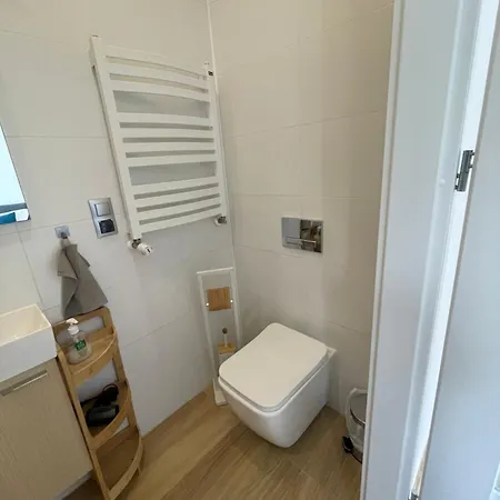 Przystanek Komuny Paryskiej - 3 M 1 Apartment *