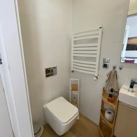 Przystanek Komuny Paryskiej - 3 M 1 Apartment