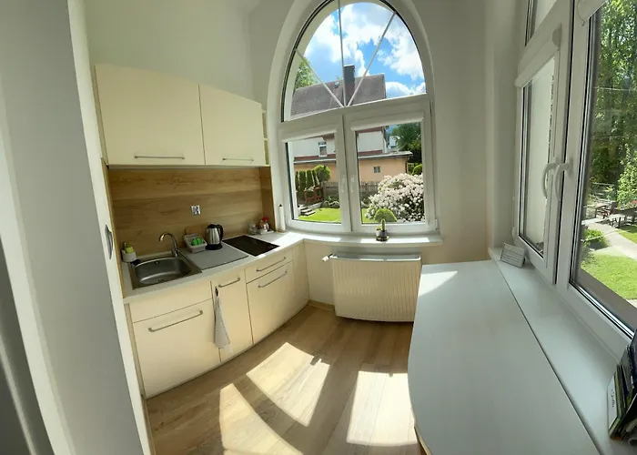 Apartment Przystanek Komuny Paryskiej - 3 M 1 *