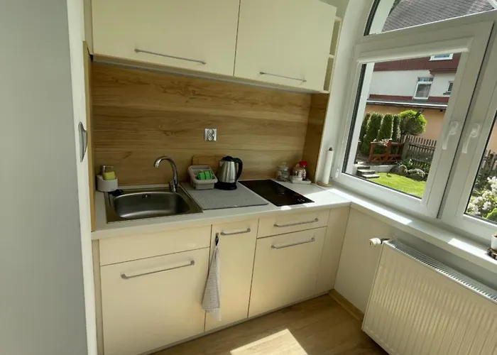 Przystanek Komuny Paryskiej - 3 M 1 Apartment *