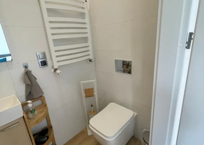 Przystanek Komuny Paryskiej - 3 M 1 Apartment *