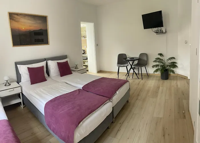 Przystanek Komuny Paryskiej - 3 M 1 Apartment *