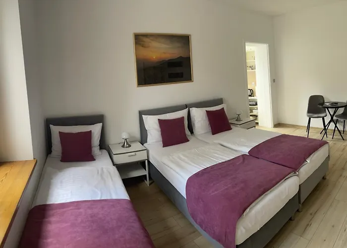 Apartment Przystanek Komuny Paryskiej - 3 M 1