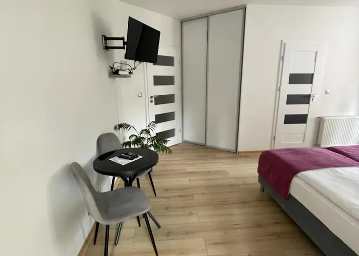 Apartment Przystanek Komuny Paryskiej - 3 M 1